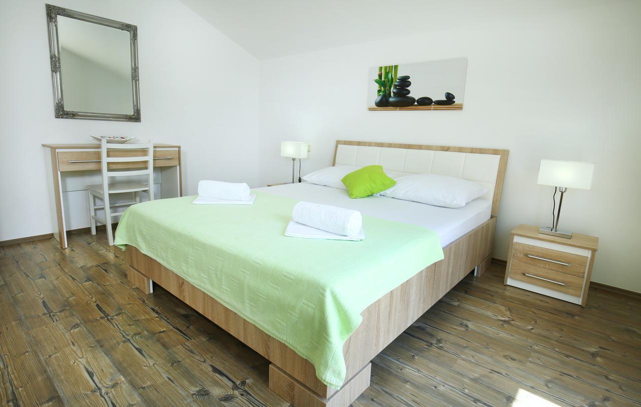 Apartments Nemira Exclusive Omis Exterior photo